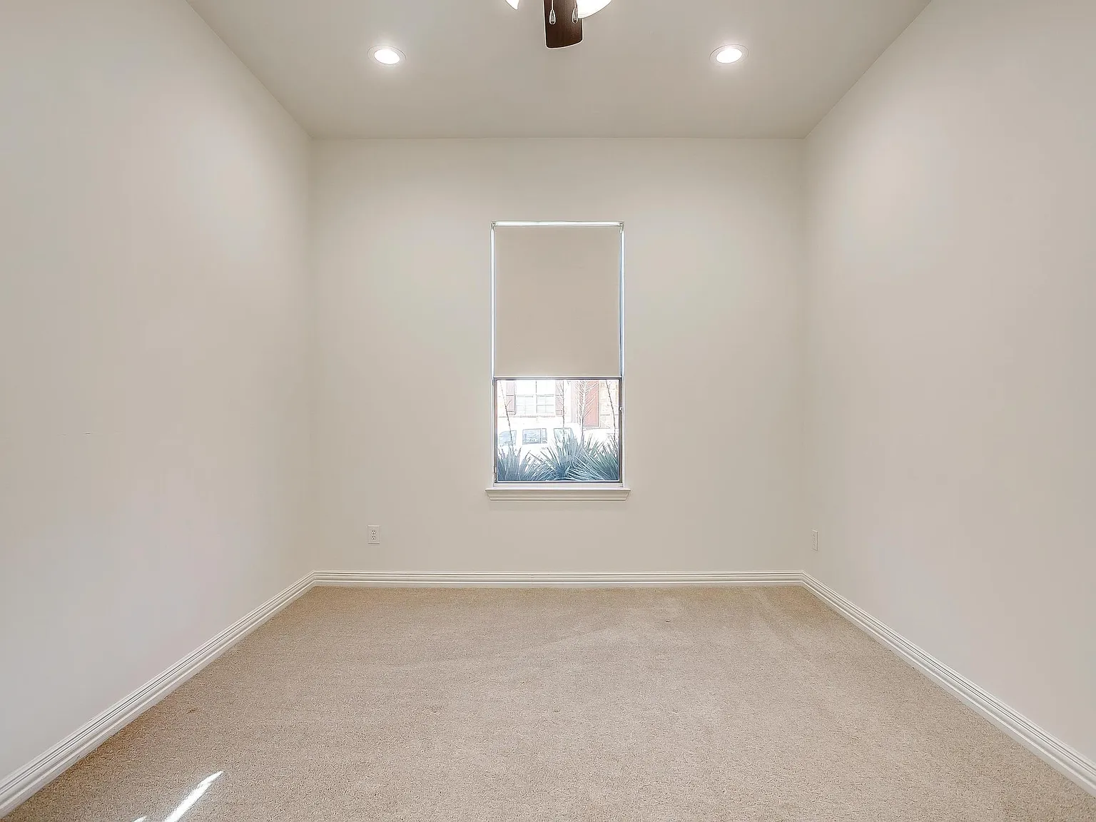 5 bed, 4143 sqft, $3,600 — Photo 4