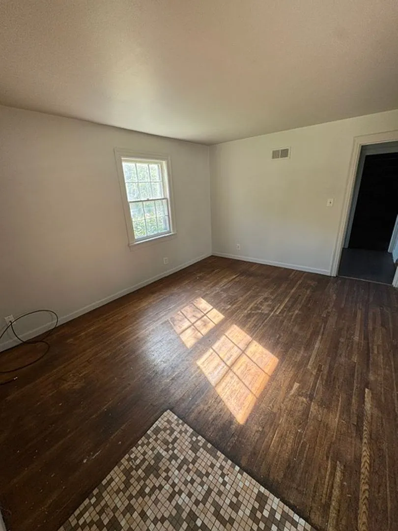 810 Baxter St. — Photo 2
