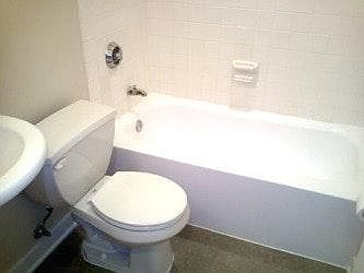 2nd image of 600 E 8th St APT 2E
