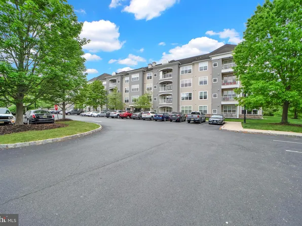 145 Masterson Ct, Ewing, NJ 08618
