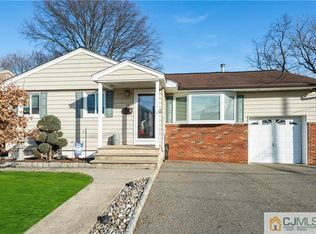 15 S Oak Ave, Fords, NJ 08863