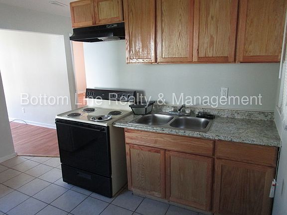 3rd image of 108 Mattoon St