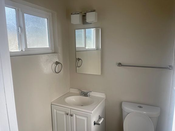 4th image of 175 E St #13