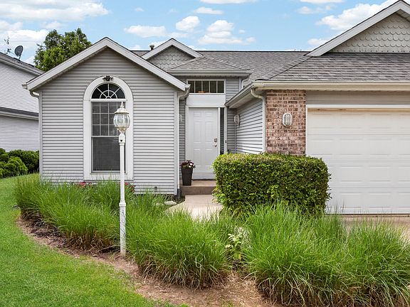 2nd image of 604 N Cygnet Lake Dr