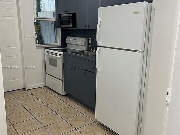 2nd image of 109 NW 6th Ave APT 6