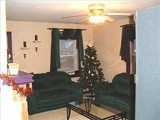 3rd image of 1561 Saint Clair Ave