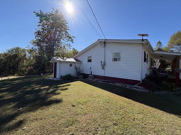 5th image of 841 Yellow Cliff Rd