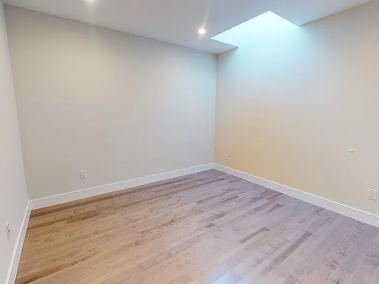 662 N 15th St #3 — Photo 13