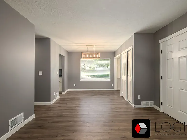 4050 S Porter Ave — Photo 3