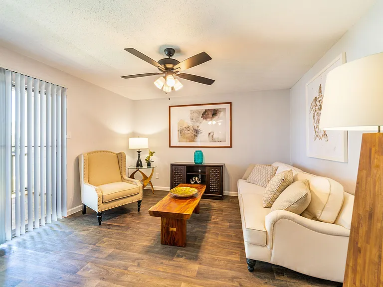 Waterside Apartments — Photo 11
