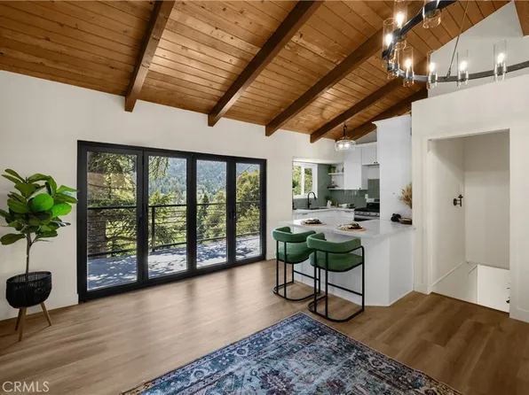 417 Delle Dr, Crestline, CA 92325