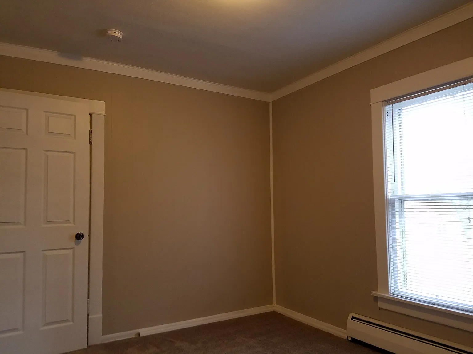 1 bed, 1074 sqft, $825 — Photo 2