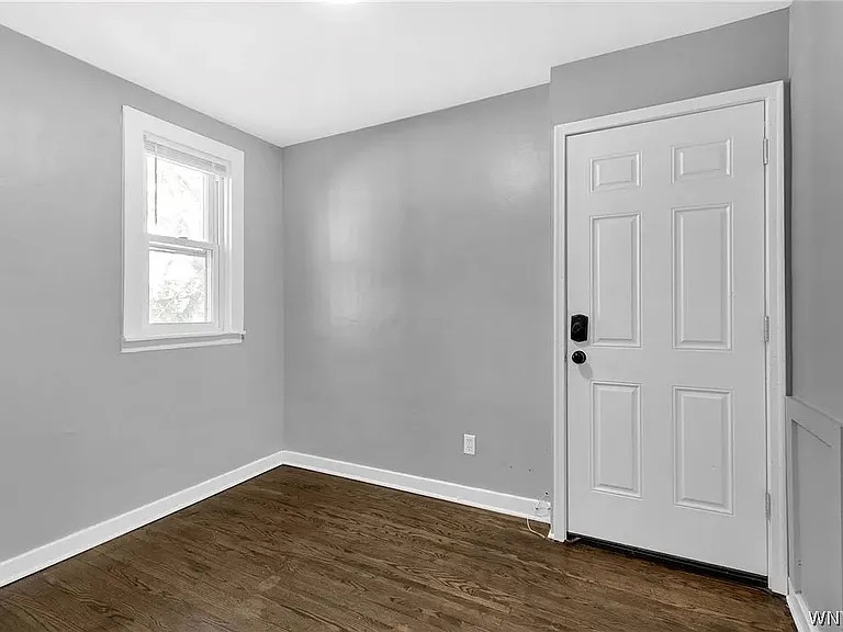 27 Como Ave #2 — Photo 13