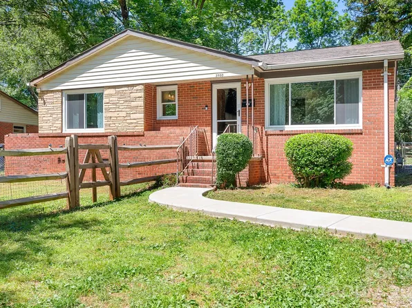 3960 Bristol Dr, Charlotte, NC 28208