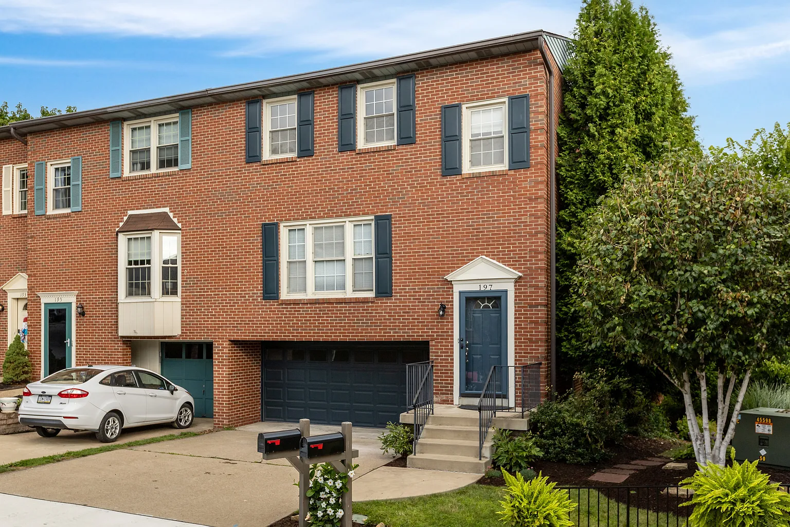 197 London Towne Dr photo 1