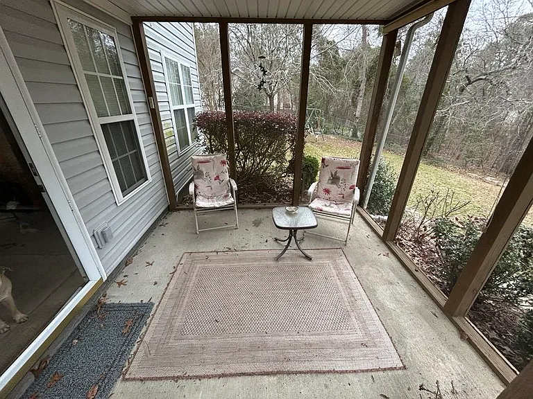 Screen porch