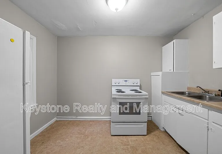 1525 Ferrell St #1 — Photo 6