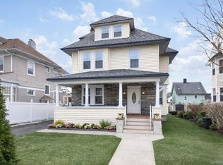 16 Badeau Place, New Rochelle, NY