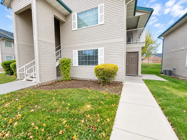 525 Caribou Dr #D, Mountain Home, ID 83647