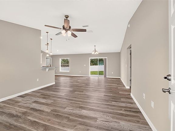 3rd image of 72 OLIVE DRIVE