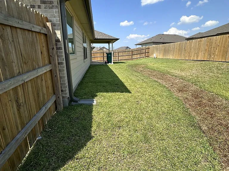 2403 Elba Dr — Photo 25