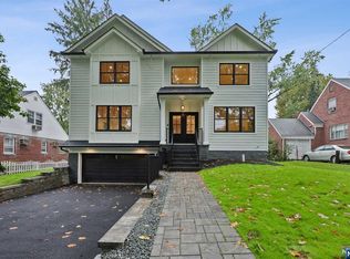 701 Forest Ave, Teaneck, NJ 07666