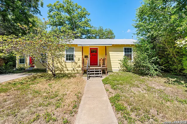 513 W Rosewood Ave — Photo 1