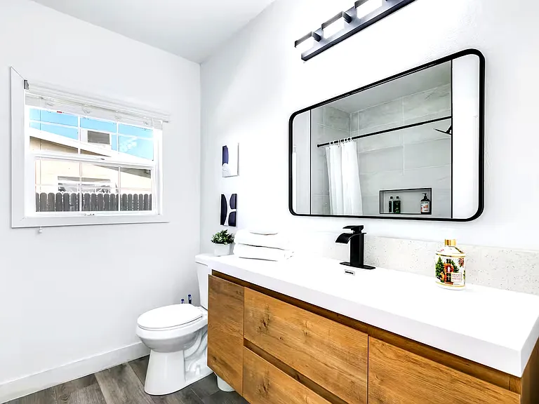 559 E Juanita Ave #A — Photo 11