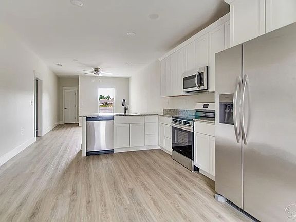 3rd image of 1002 W Hernandez St #A