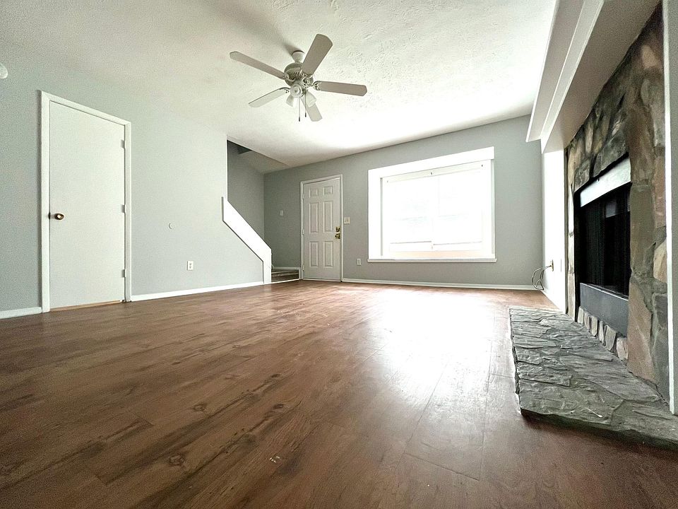1st image of 2967 Spruce Cir