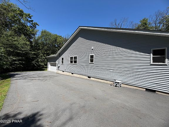 2nd image of 142 Pommel Dr
