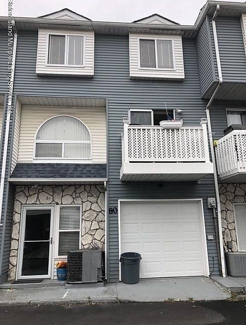 1st image of 80 Country Dr S