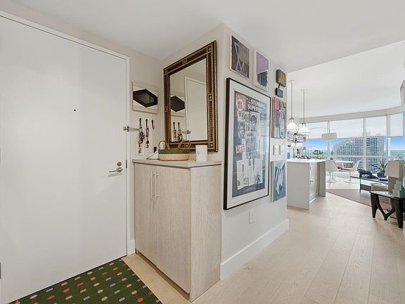 5th image of 77 Hudson St APT 1811