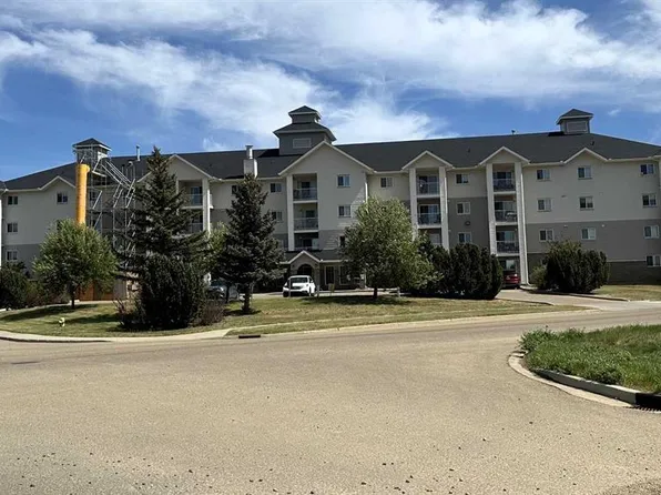 204 NE 17th St E #306, Brooks, AB T1R 1R1
