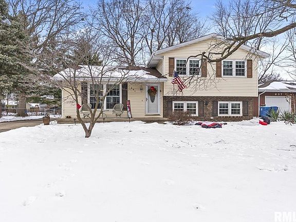 2nd image of 631 Hackberry Rd