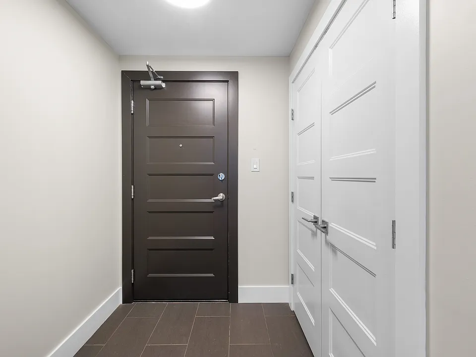 15 Kings Wharf Pl #306