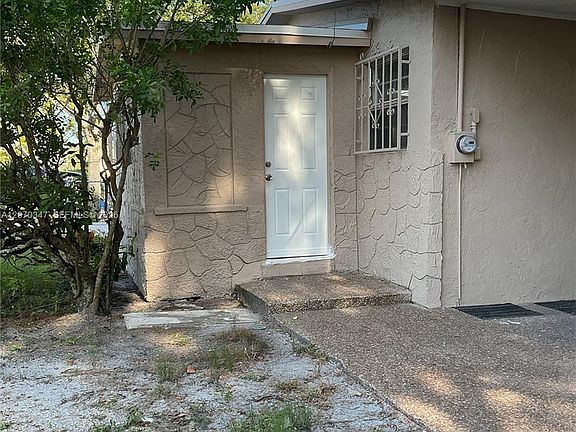 3rd image of 2605 Avenue F