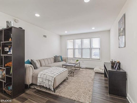 2nd image of 1119 Harding Ave