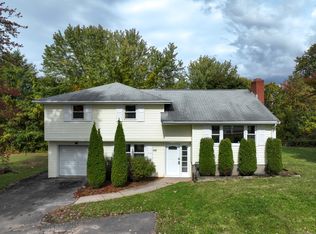 40 Mountain Ave, Bloomfield, CT 06002