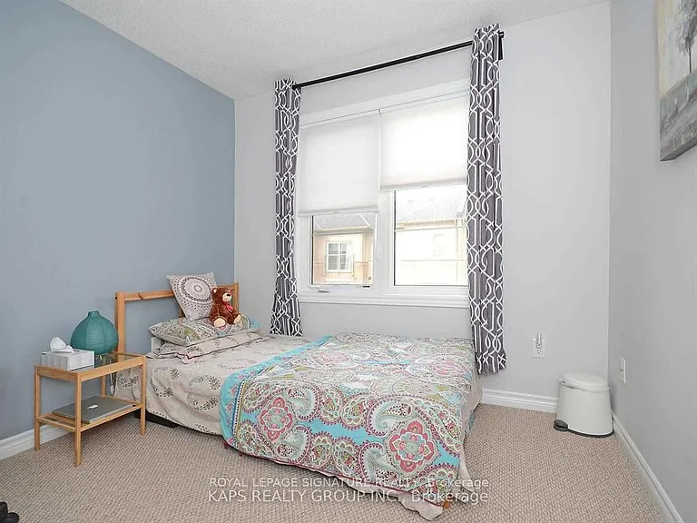 165 Hampshire Way #64 — Photo 10