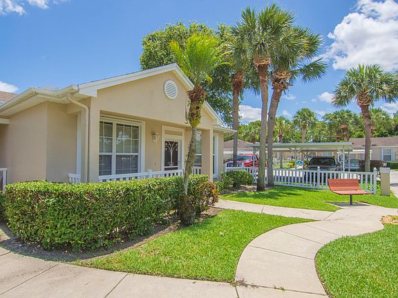 3rd image of 567 NW San Remo Circle