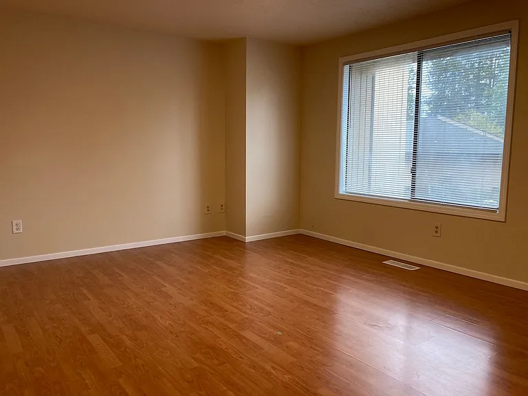 6333 Fairway Ave SE — Photo 11