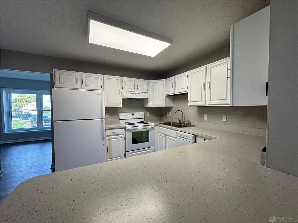 2 bed, 1.5 bath, 1174 sqft, $1,400 — Photo 4