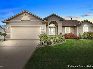 8331 S Maple Ct, Zeeland, MI 49464