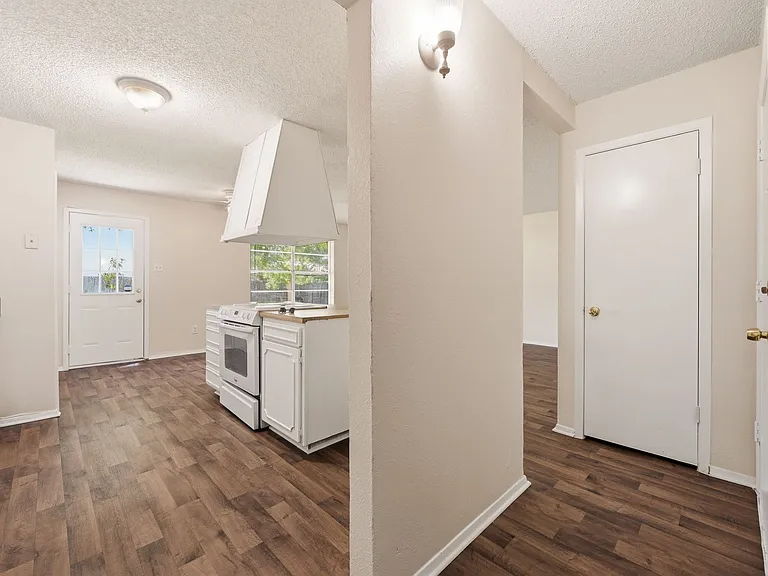 616 Reveille Rd — Photo 5