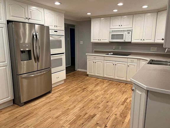 5th image of 850 N 1000th St E #1