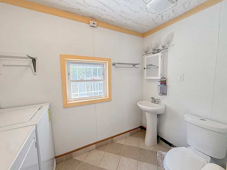 1104 Adriatic Ave — Photo 5