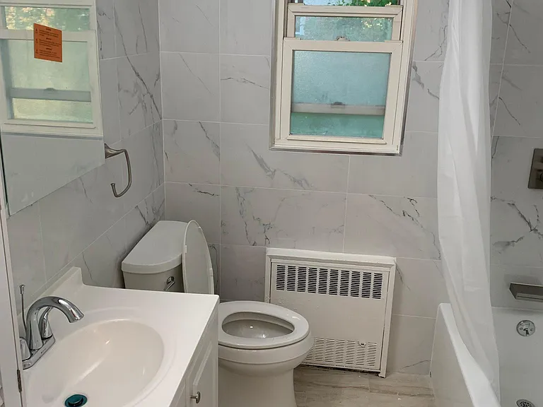 934 Oakland Ct — Photo 9
