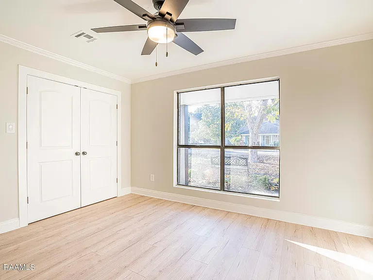 101 Van Dyke Ct — Photo 24