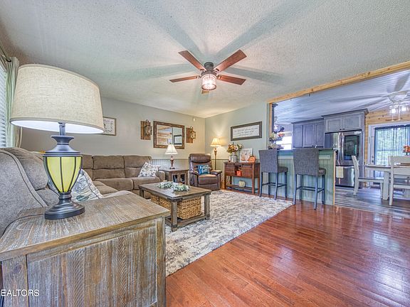 5th image of 3112 Valemont Dr